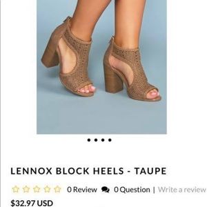 Block heels, in the color Taupe